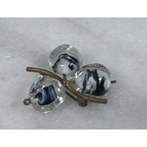 Vintage Hand blown glass beads gold tone brooch 1.5"